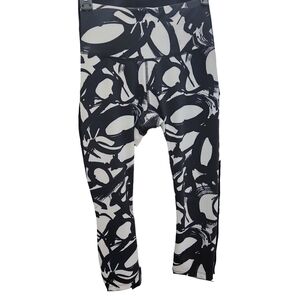 Layer 8 Leggings Womens Size XS - Black & White Crop Leggings
